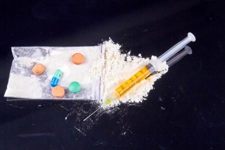 pillsneedlepowder